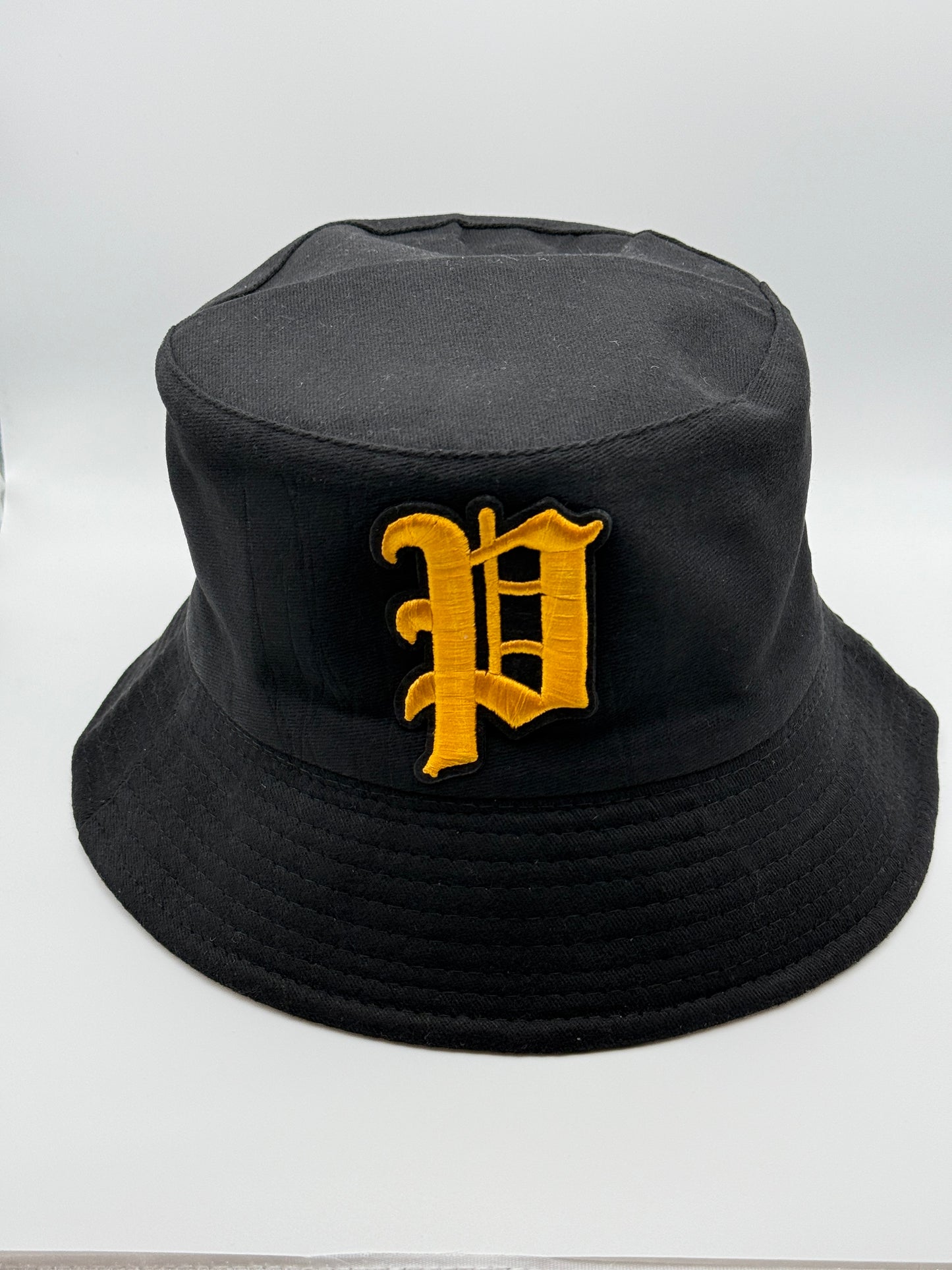Pris black Bucket Hat with Yellow P